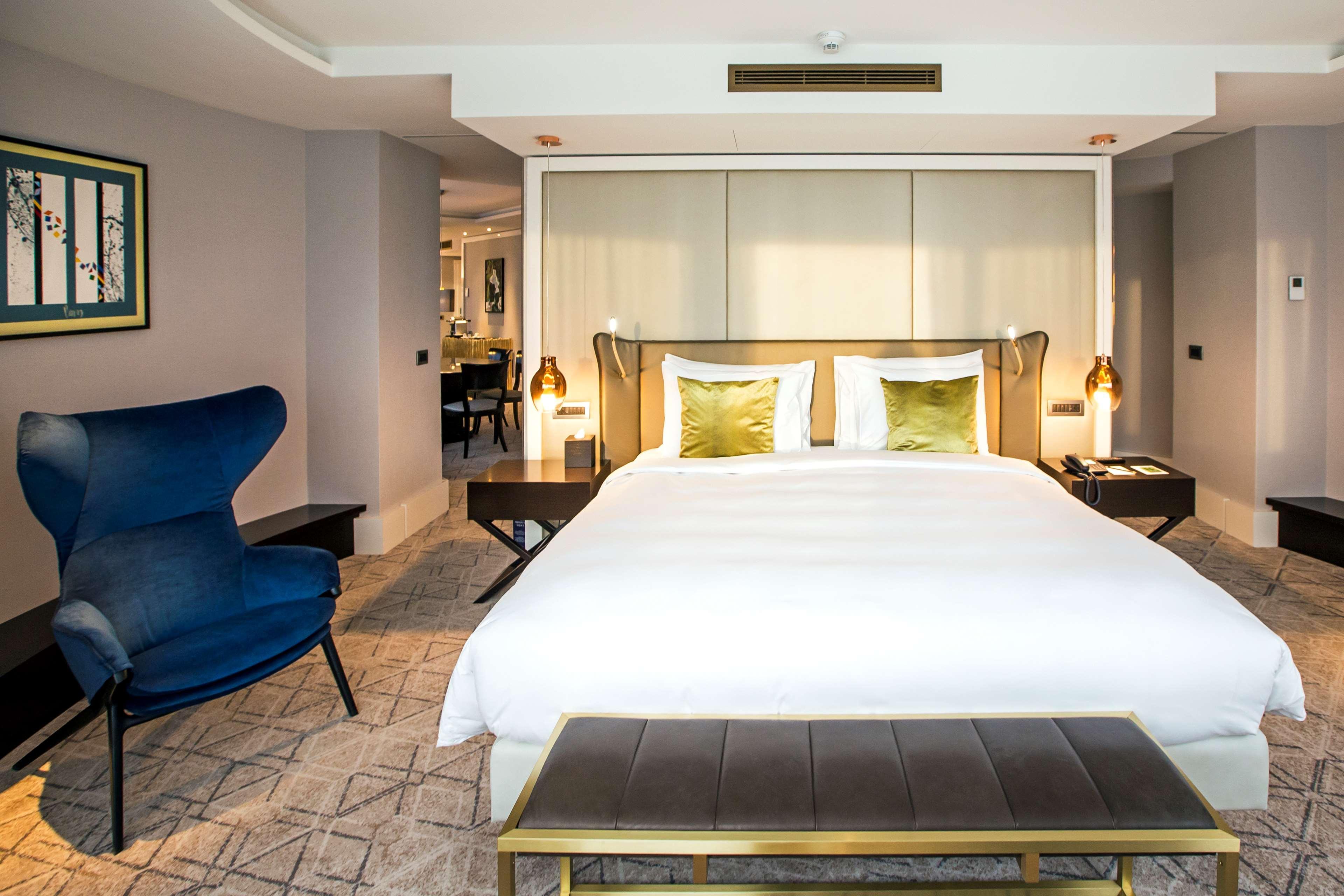 Kempinski Corvinus Hotel