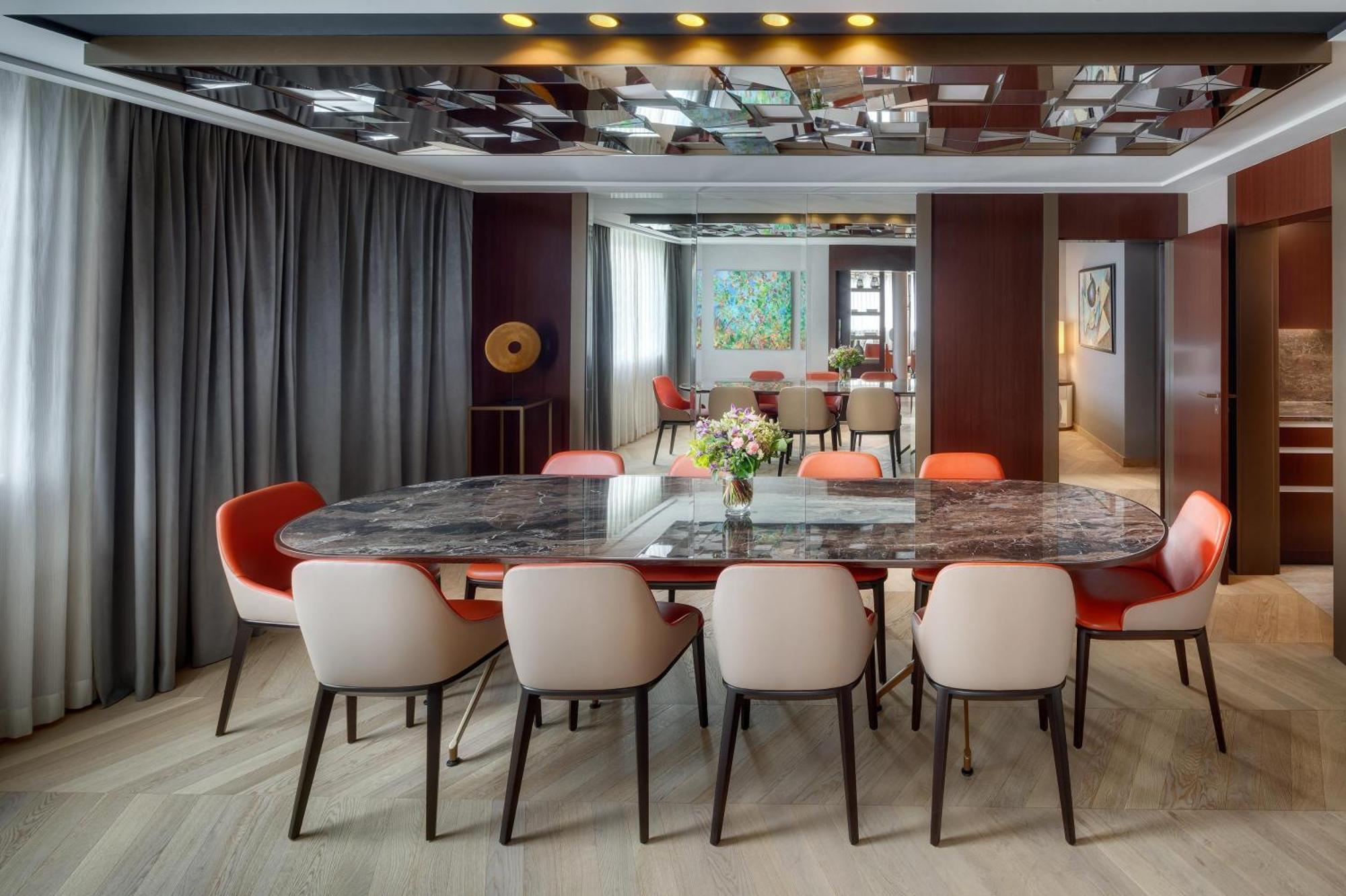 Kempinski Corvinus 5*